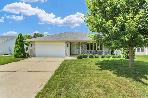 403 N Cedar Dr, Saint Joseph, IL 61873