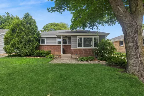 239 Brice Ave, Mundelein, IL 60060
