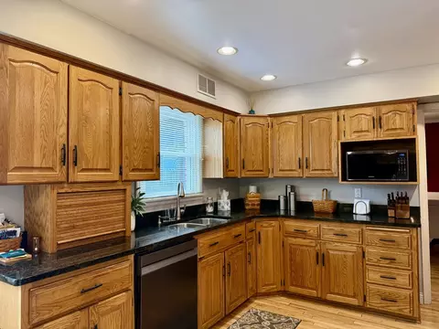 Kitchen - 7 Westminster Dr, Spring Valley, IL 61362 photo 2 of 7