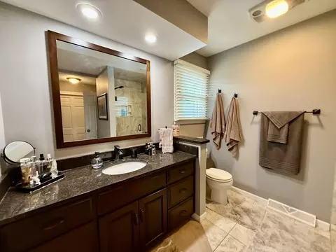 Bath - 7 Westminster Dr, Spring Valley, IL 61362 photo 3 of 6