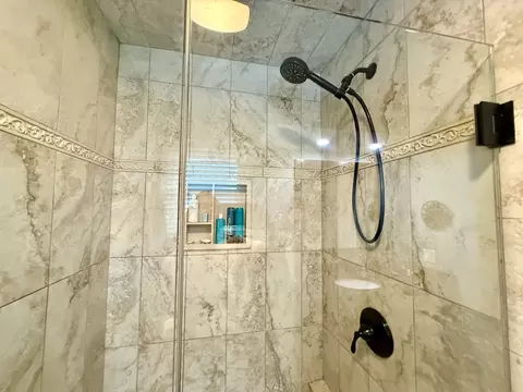 Bath - 7 Westminster Dr, Spring Valley, IL 61362 photo 5 of 6