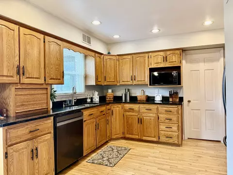 Kitchen - 7 Westminster Dr, Spring Valley, IL 61362 photo 3 of 7