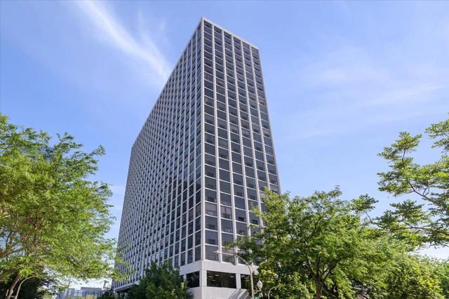 4343 N Clarendon Ave #2304, Chicago, IL 60613