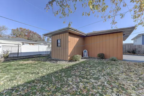 Exterior - 181 W 28th St, South Chicago Heights, IL 60411 photo 4 of 8