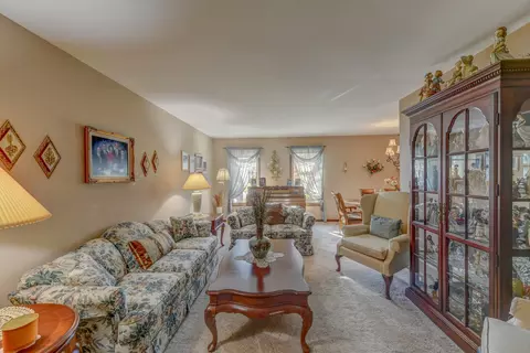 Living - 181 W 28th St, South Chicago Heights, IL 60411 photo 1 of 4