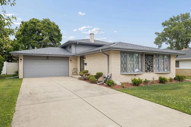 67 Rosewood Ln, Chicago Heights, IL 60411