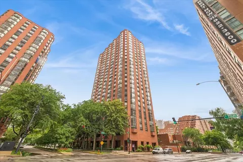 899 S Plymouth Ct #1609, Chicago, IL 60605