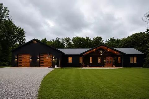 2965 Lazy Acre Rd, Odin, IL 62870