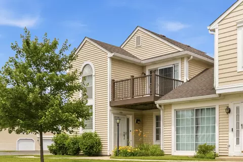 434 Le Parc Cir #434, Buffalo Grove, IL 60089