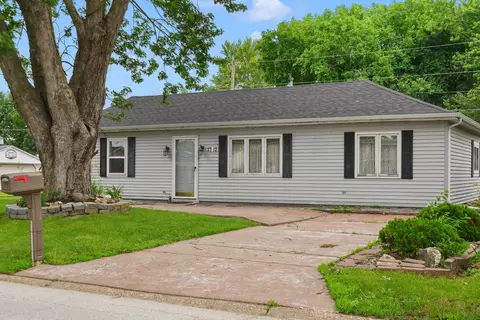 2712 W 67th St, Davenport, IA 52806