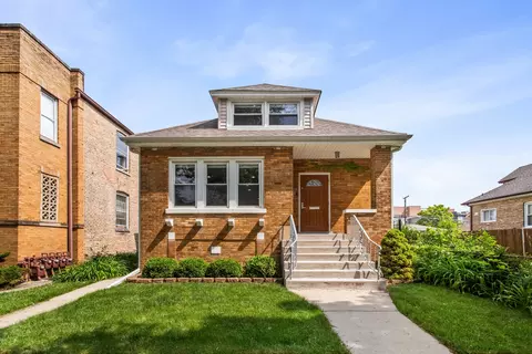 5654 W Cornelia Ave, Chicago, IL 60634