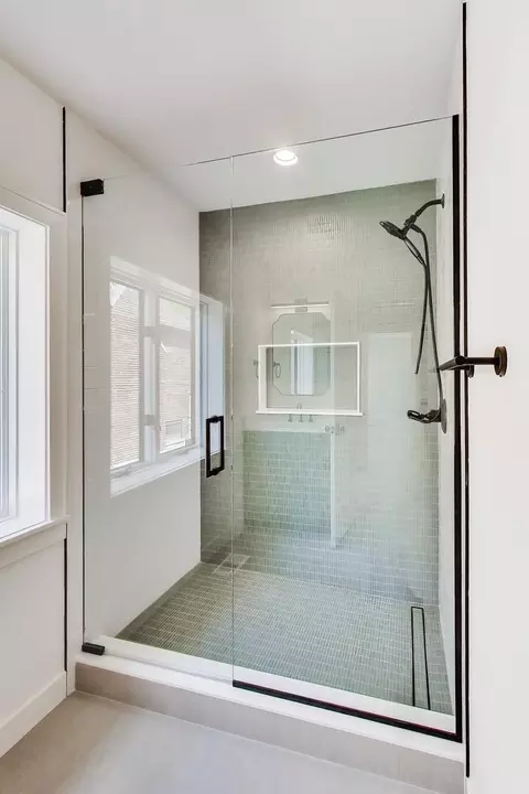 Bath - 1503 Clinton Pl, River Forest, IL 60305 photo 2 of 9