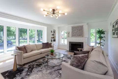 Living - 1503 Clinton Pl, River Forest, IL 60305 photo 1 of 3
