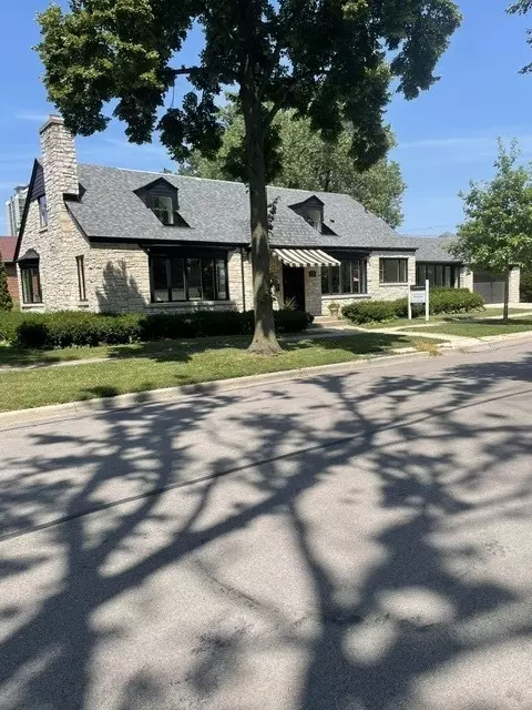 Exterior - 1503 Clinton Pl, River Forest, IL 60305 photo 6 of 9
