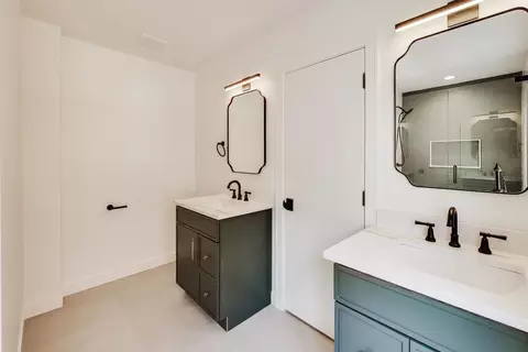 Bath - 1503 Clinton Pl, River Forest, IL 60305 photo 1 of 9