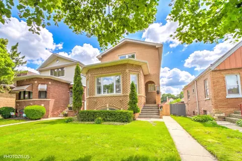 3515 N Oriole Ave, Chicago, IL 60634