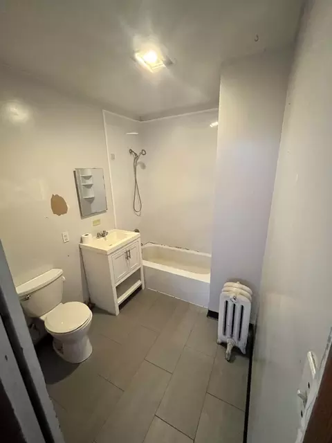 Bath - 2913 E 97th St, Chicago, IL 60617 photo 1 of 1