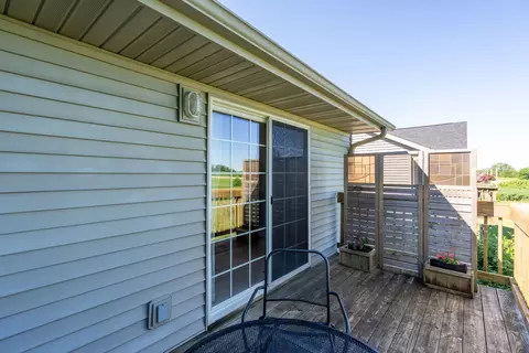 Exterior - 1636 E Lomar St, Eldridge, IA 52748 photo 5 of 12