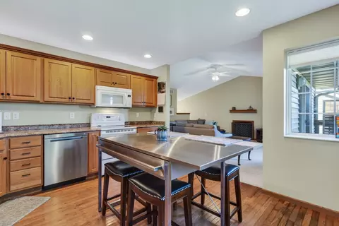 Kitchen - 1636 E Lomar St, Eldridge, IA 52748 photo 4 of 4