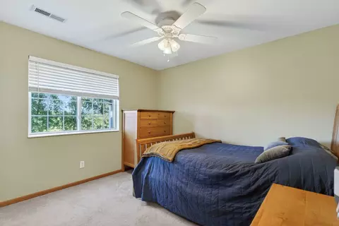 Bedroom - 1636 E Lomar St, Eldridge, IA 52748 photo 3 of 4