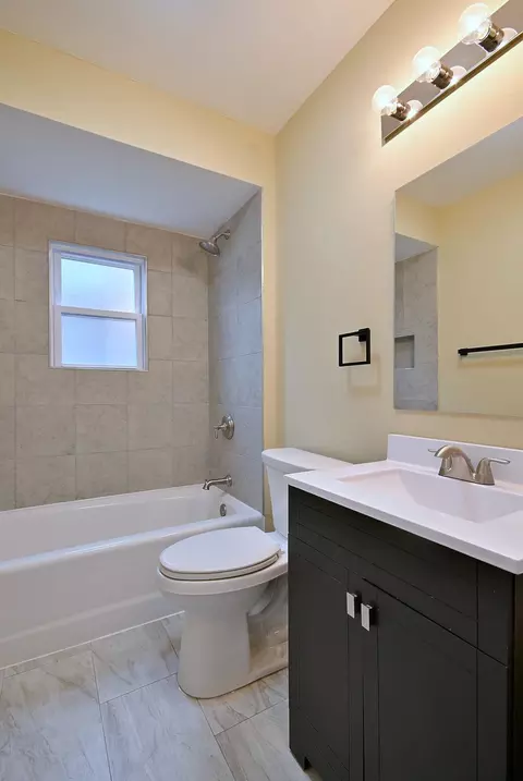 Bath - 6424 Sinclair Ave, Berwyn, IL 60402 photo 2 of 3