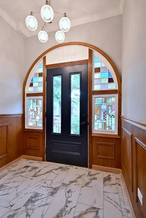 Entry Way - 6424 Sinclair Ave, Berwyn, IL 60402 photo 2 of 6