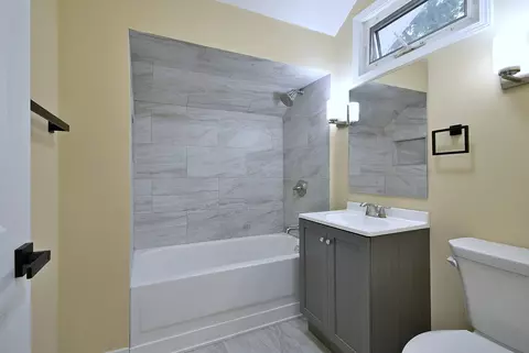 Bath - 6424 Sinclair Ave, Berwyn, IL 60402 photo 1 of 3