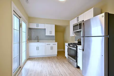 Kitchen - 6424 Sinclair Ave, Berwyn, IL 60402 photo 8 of 11