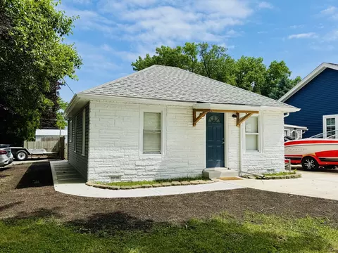 7258 W 72nd St, Bridgeview, IL 60455