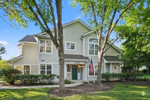 2071 Avalon Ct, Northbrook, IL 60062