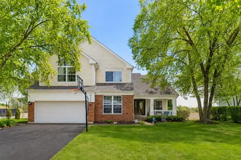 7943 Dada Dr, Gurnee, IL 60031