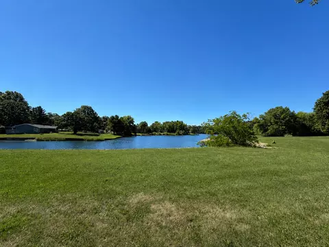 900 Timber Trail Dr, Dixon, IL 61021