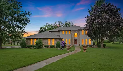 402 Holly Ridge Ct, Saint Joseph, IL 61873