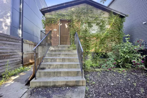 1746 N Albany Ave, Chicago, IL 60647