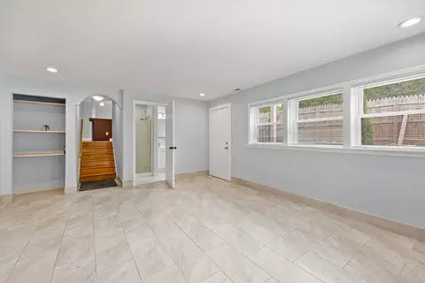 Living - 939 Long Rd, Glenview, IL 60025 photo 6 of 7
