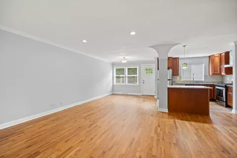 Living - 939 Long Rd, Glenview, IL 60025 photo 1 of 7