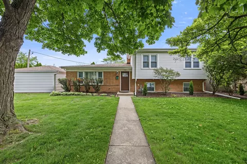 939 Long Rd, Glenview, IL 60025