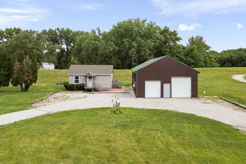 2303 Big Island Pkwy, Milan, IL 61264