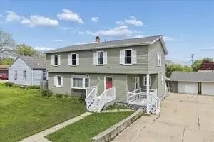 29 N Metropolitan Ave, Waukegan, IL 60085