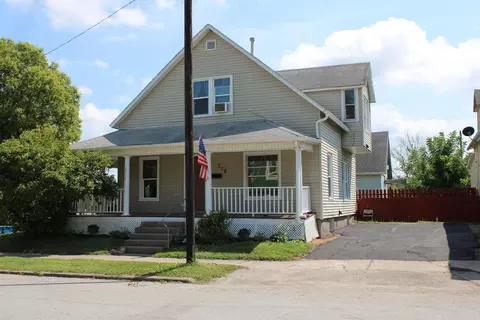 718 E 6th St, Muscatine, IA 52761