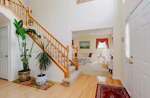 Entry Way - 1438 Della Dr, Hoffman Estates, IL 60169 photo 1 of 3
