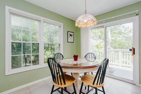 Dining - 1438 Della Dr, Hoffman Estates, IL 60169 photo 1 of 3