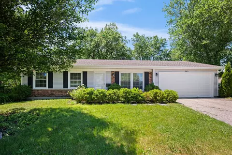 365 Pebble Creek Dr, Lake Zurich, IL 60047