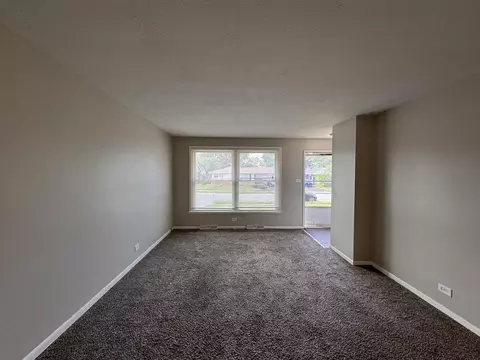Living - 3312 Maple Ln, Hazel Crest, IL 60429 photo 2 of 8