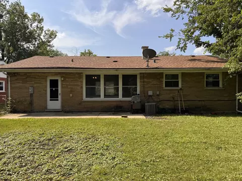 Exterior - 3312 Maple Ln, Hazel Crest, IL 60429 photo 3 of 4