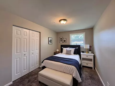 Bedroom - 3312 Maple Ln, Hazel Crest, IL 60429 photo 3 of 8