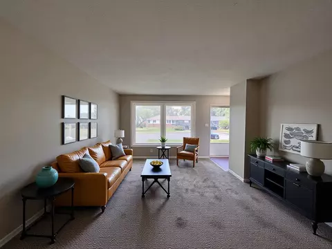 Living - 3312 Maple Ln, Hazel Crest, IL 60429 photo 1 of 8