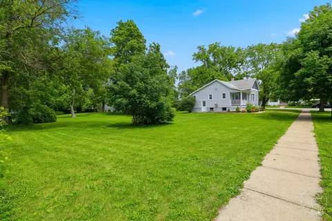 Exterior - 423 E Front St, Gilman, IL 60938 photo 6 of 6