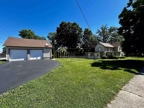 Exterior - 126 E 6th St, Pecatonica, IL 61063 photo 3 of 3
