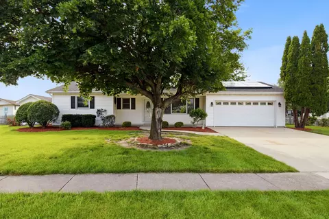 909 Knollside Rd, New Lenox, IL 60451